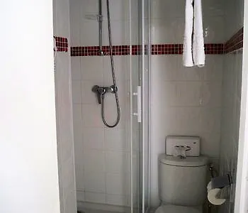 Hotel Victor Hugo Lorient 2*,